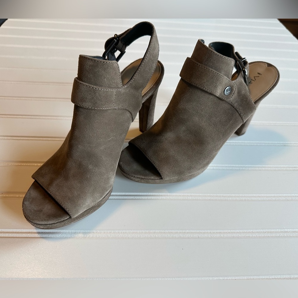 Via Spiga Fabrizie Suede Open Toe Mule Sandals Slingback Heels. Size 8.5.